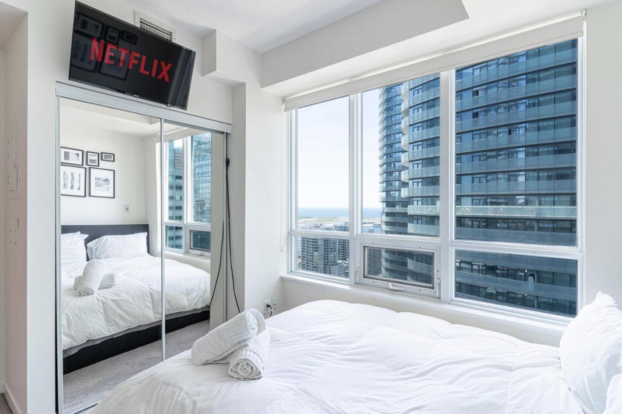 Beautiful Modern Toronto Luxurious Scotiabank Arena Aparthotel Bagian luar foto