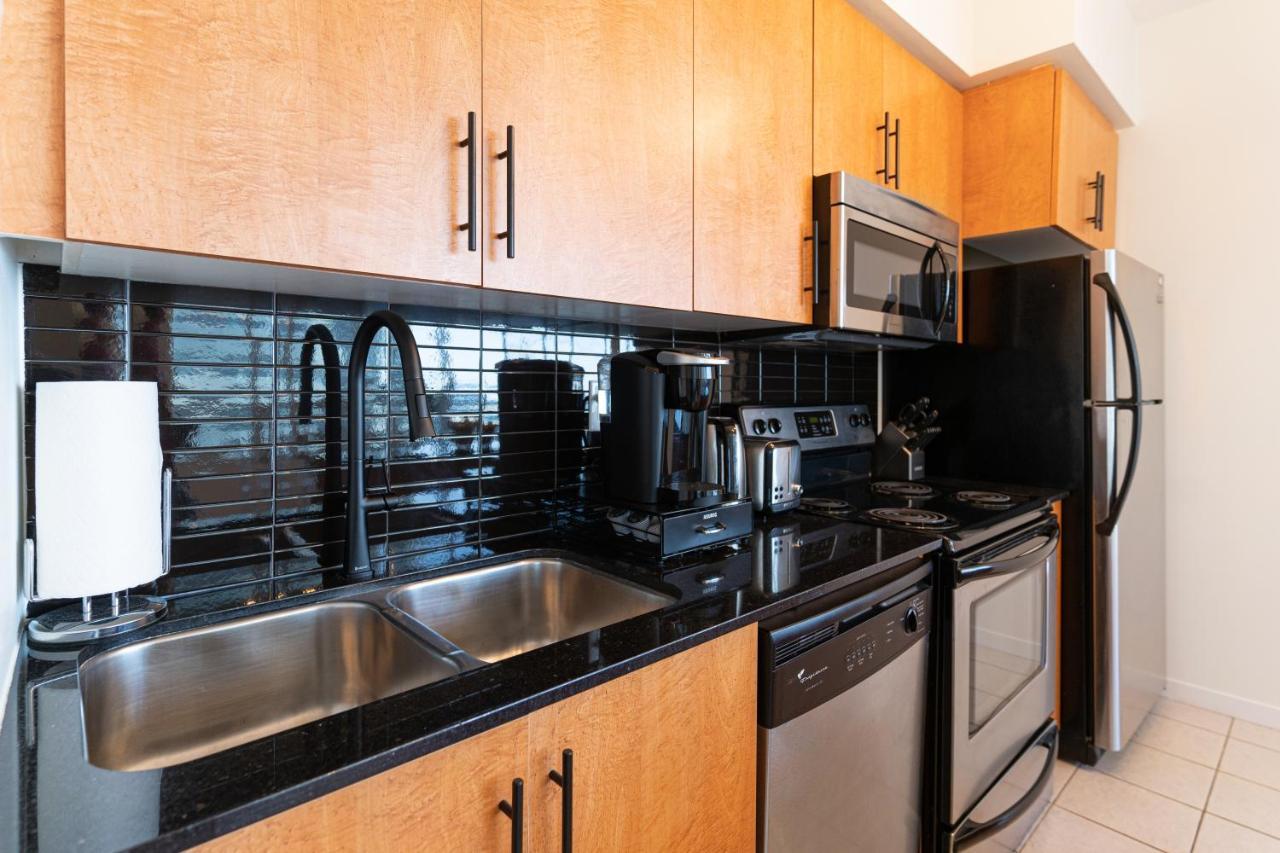 Beautiful Modern Toronto Luxurious Scotiabank Arena Aparthotel Bagian luar foto