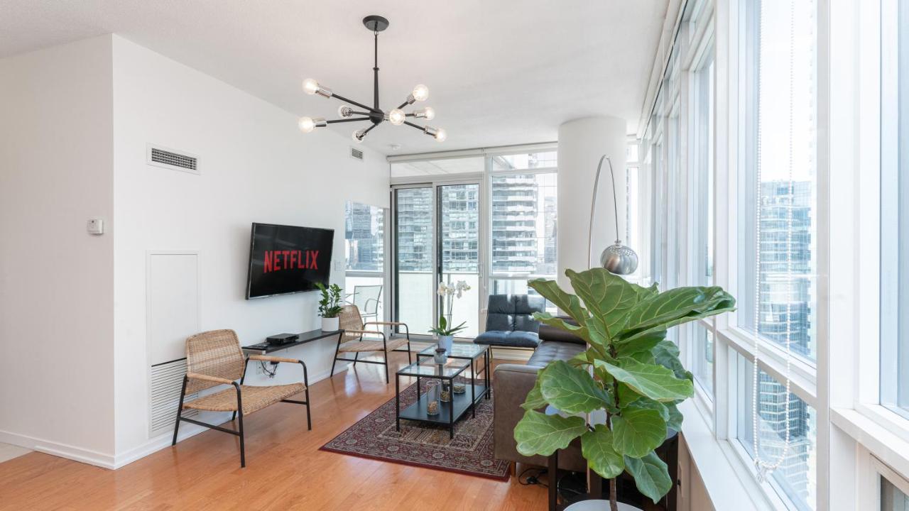 Beautiful Modern Toronto Luxurious Scotiabank Arena Aparthotel Bagian luar foto