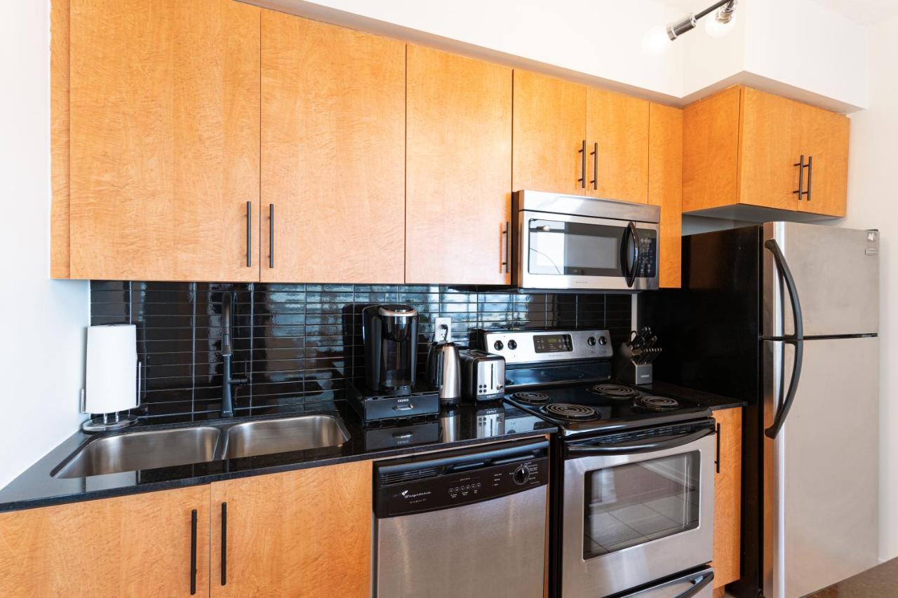 Beautiful Modern Toronto Luxurious Scotiabank Arena Aparthotel Bagian luar foto
